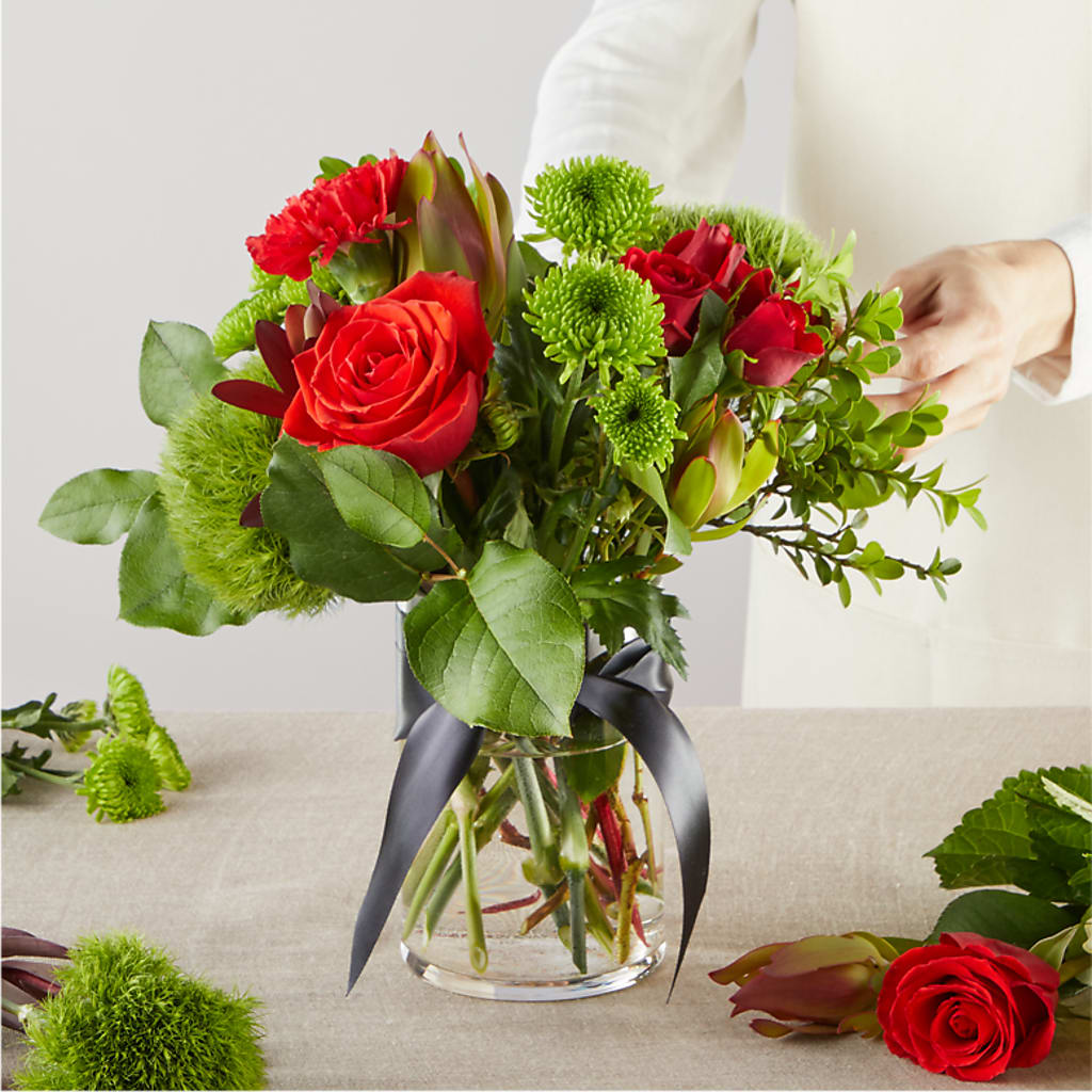 Heritage Kindle – A Florist Original –  Open Blooms Chantilly, Chantilly VA