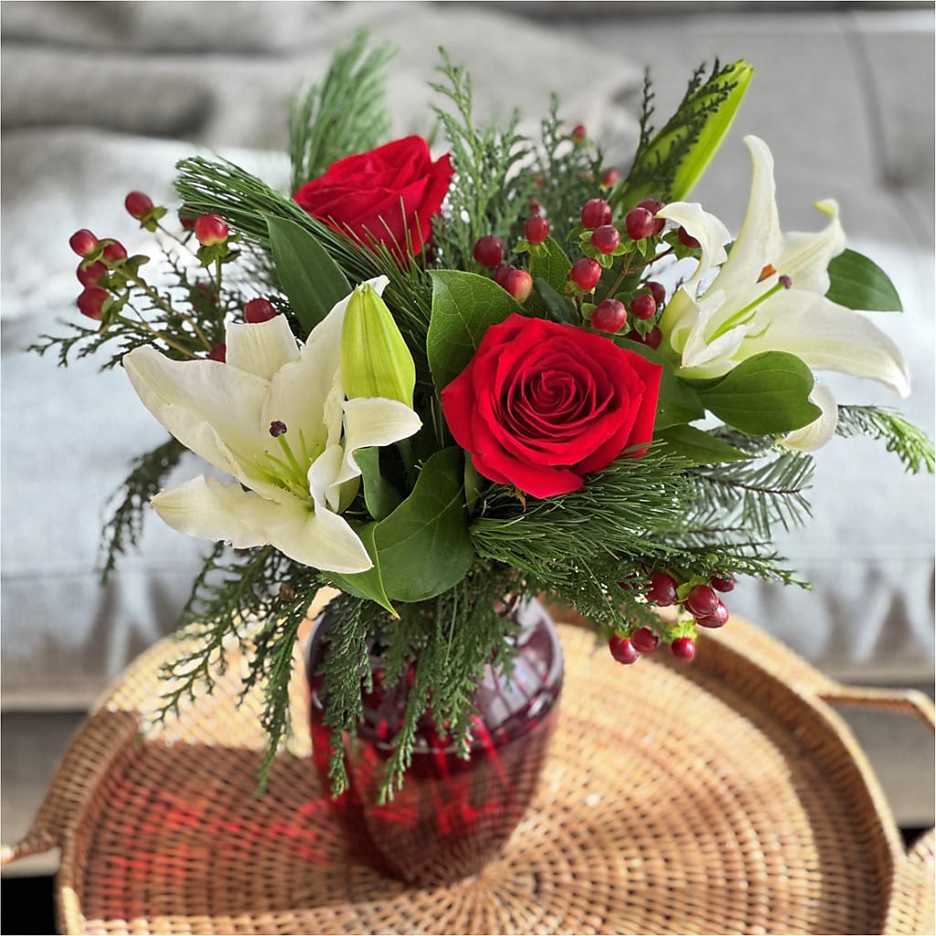 Evergreen Delight Bouquet –  Open Blooms Chantilly, Chantilly VA