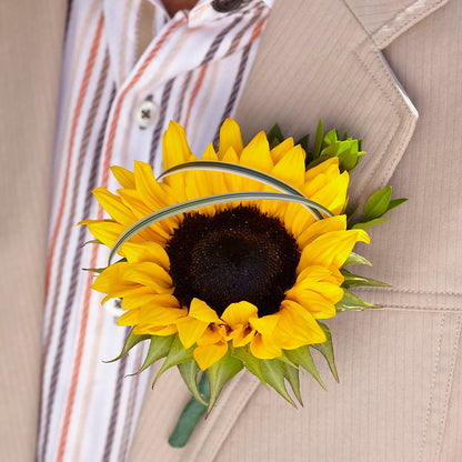 Free Spirit Boutonniere –  Open Blooms Chantilly, Chantilly VA